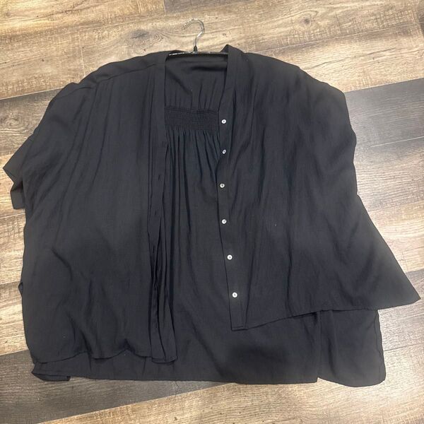 ブラック カーディガンスタイル 長袖シャツ Fサイズ 美品 黒 カットソー M シャツ 半袖 大人かわいい ブラウス