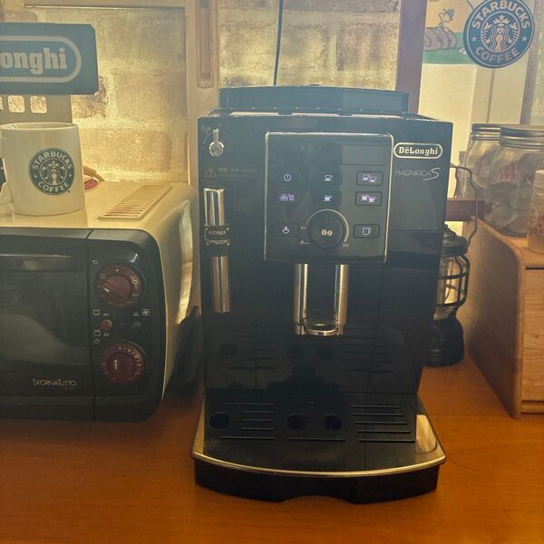 DeLonghi MAGNIFICA S ECAM23120SBNエスプレッソマシン