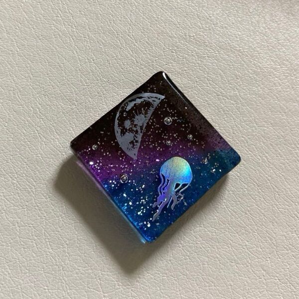 ☆304 【訳あり】月夜のくらげ ヘアゴム/ブローチ/キーホルダー/ペンダント レジン ハンドメイド