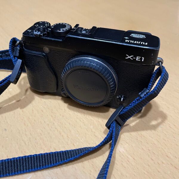 FUJIFILM X-E1 ミラーレス一眼 ブラック 難あり 実用
