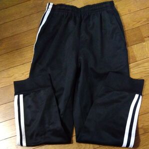 ジャージパンツ 黒 3本線入り スポーツウェア140cm