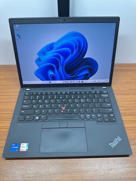 2.ThinkPad X13 Gen2 i5-1135G7 8GB 256GB