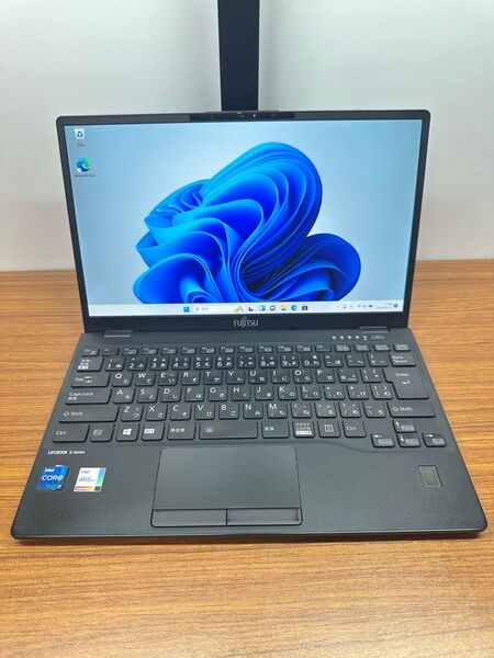 2.LIFEBOOK U9311 i7-1185G7 16Gb 256