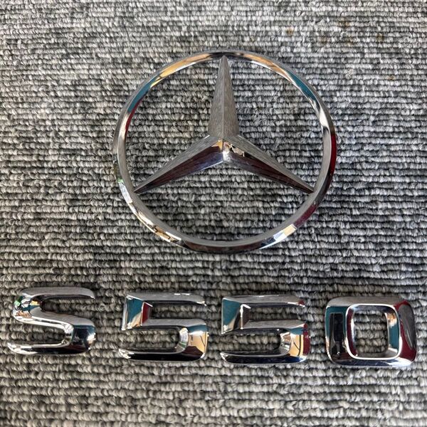 メルセデス ベンツ W222型S550 リアエンブレム