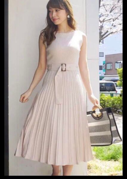 マーキュリーデュオ リブプリーツニットワンピース ベージュ ノースリーブ