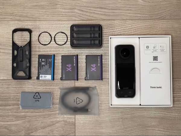 Insta360 X4 通常版 + 予備バッテリー2個 + SD2枚おまけ