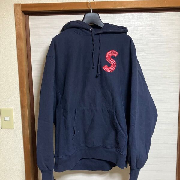 supreme フーディー シュプリーム