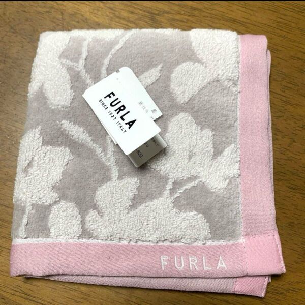 【未使用】FURLA フルラ タオルハンカチ グレージュ くすみピンク ハンカチ