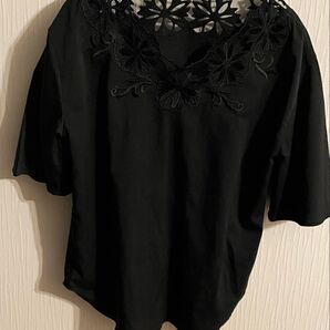 VIcky 刺繍トップス 黒