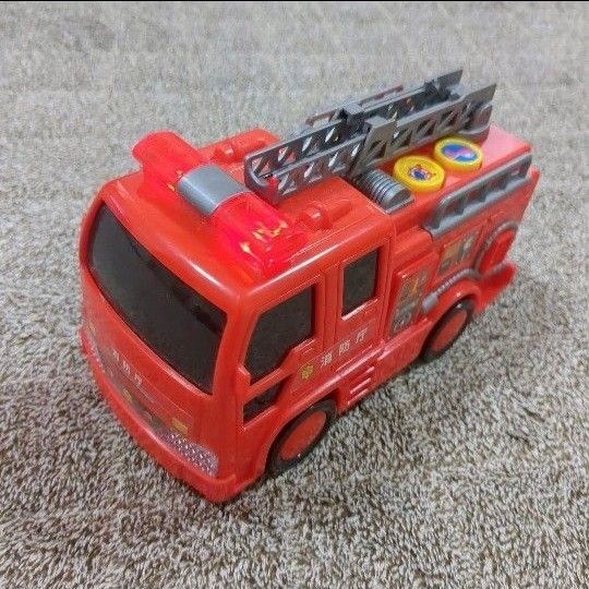 マルカ おしゃべりピカピカ消防車 おもちゃ 車