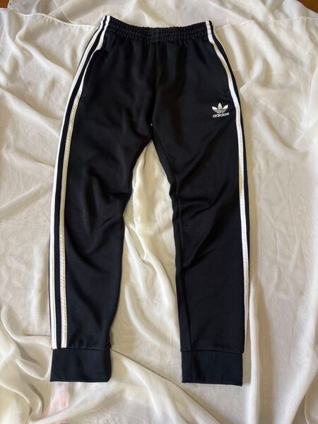 アディダス オリジナルス adidas トラックパンツ スリー ストライプス ブラック 黒 ジャージパンツ