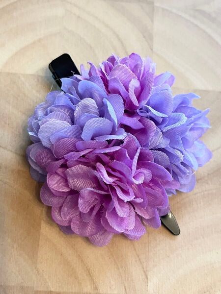 ヘアクリップ パープル 花モチーフ 上品・ハンドメイド・アクセサリー・紫・夏・浴衣・帯留飾り