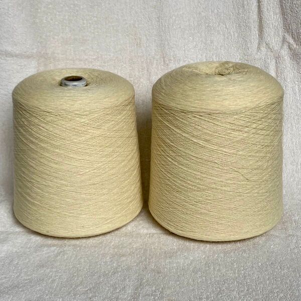 毛糸 コーン巻き ウール系 番手混率不明 生成り 約1.4kg 工業用コーン巻き糸 手芸材料