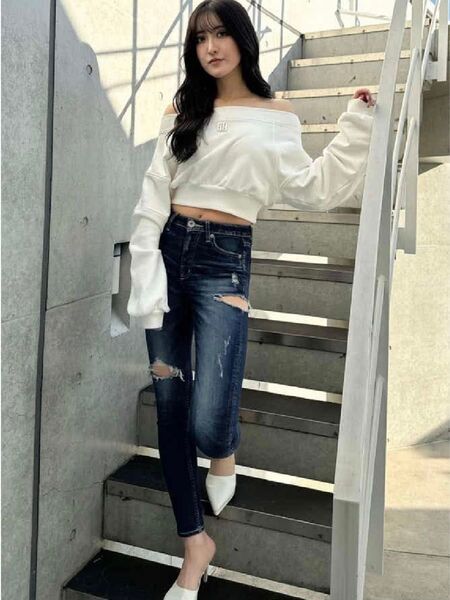 新品 タグ付き GYDA M/W SIDE RIPPED スキニーデニムパンツM インディゴ 現在品切れ中の商品