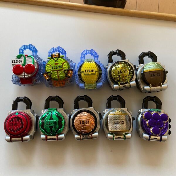 仮面ライダー鎧武 ロックシード10個まとめ売り、メッキあり