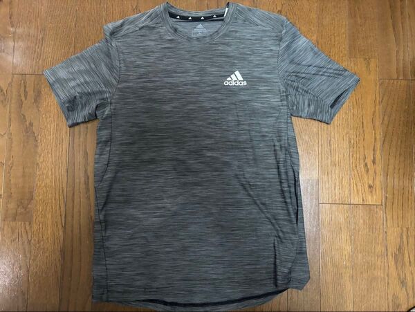 アディダス Tシャツ PRIHEDREEN