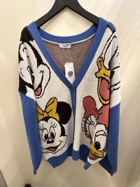 新品タグ付き ディズニー ミッキー ミニー ドナルド デイジー カーディガン