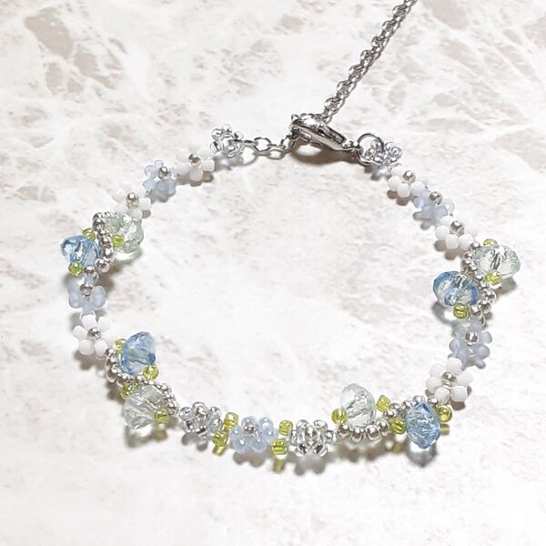 19ハンドメイドアクセサリー ネモフィラ ビーズ編みブレスレット