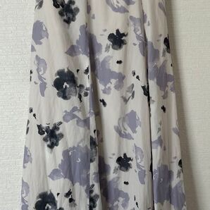 AG by aqua girl ロングスカート 花柄 フレア 白 黒 紫