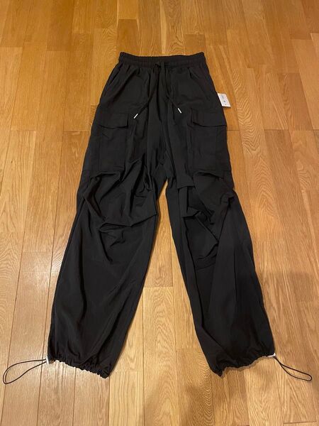 未使用 先週購入 江南スタイル L〜LL相当 カーゴパンツ ブラック スーパーワイドカーゴパンツ 黒 シャカシャカ