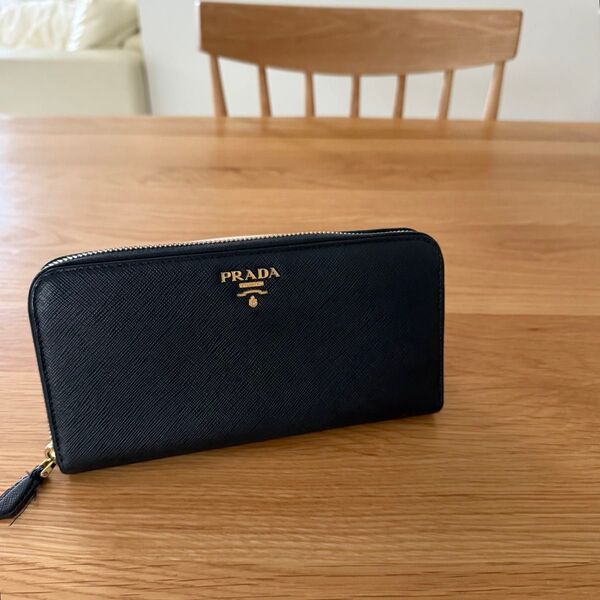 PRADA 長財布 ブラック