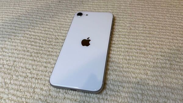 【美品】iPhone SE 第2世代 SE2 128GB SIMフリー SIMロックなし バッテリー100%