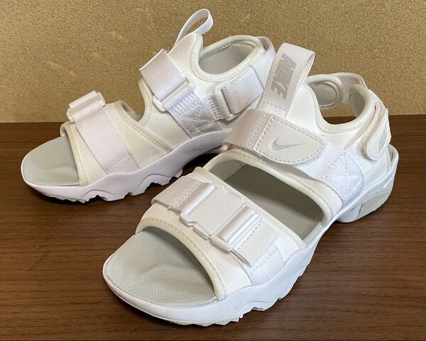 ナイキ NIKE キャニオンサンダル ホワイト 23.0cm