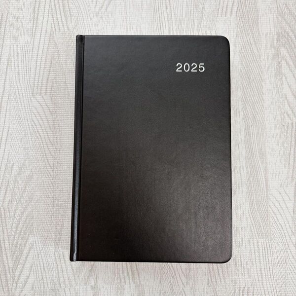 手帳 2025 スケジュール帳 日記 仕事 オシャレ シンプル ブラック