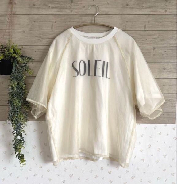 ★Cutie Blonde 上品なシアー感 ロゴプリントTシャツ★