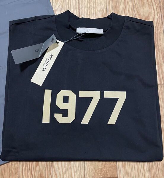 1977 エッセンシャル ESSENTIALS FEAR OF GOD 半袖Tシャツ M