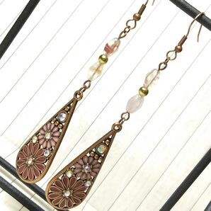 36ハンドメイドピアス フラワーデザイン×チェコビーズ