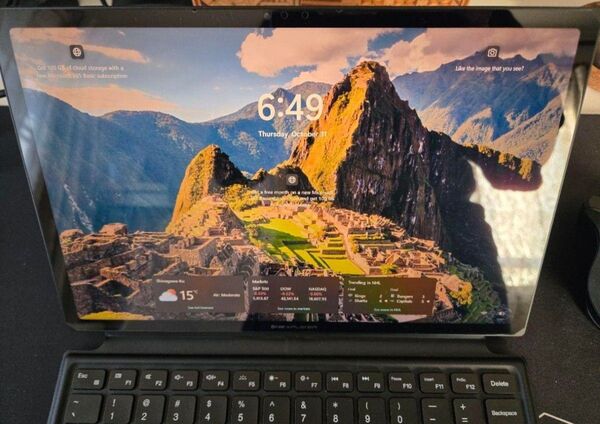 【美品】ONEXPLAYER X1Ryzen7 8840u 32GB/2TB UMPC ゲーミングノート3in1 PC【国内版】