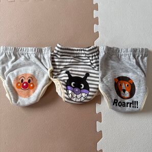 新品未使用トレーニングパンツ アンパンマン バイキンマン 90 3枚セット