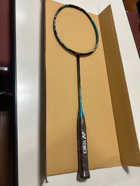 YONEX バドミントンラケット アストロクス88Sゲーム GAME 4U5
