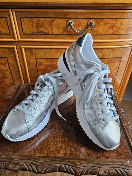 Onitsuka Tiger LAWNSHIP PF シルバー スニーカー スニーカー