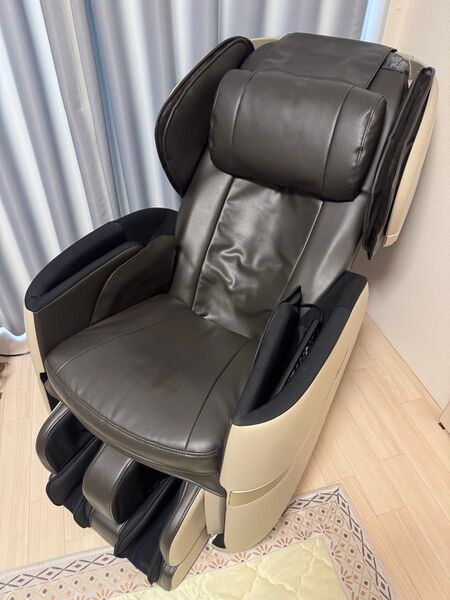 【美品】マッサージチェア フジ医療器 マッサージチェア E23 品番: AS-R620 ベージュ 2024年購入品 保証2029年