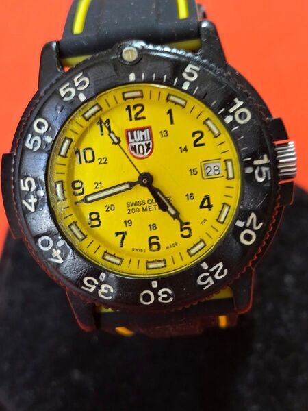 ●超特価・美品・LUMINOX SERIES 3000/3900 イエロー ダイヤル QZ ラバーベルト新品未使用・カジュアル
