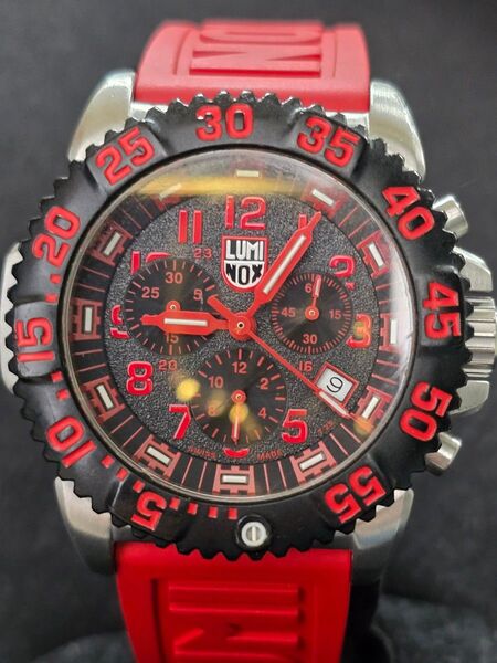 ●超特価・超美品・Luminox クロノグラフ 3180 QZ レッドダイヤル・新品未使用レッドストラップ