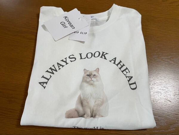 新品タグ付 めちゃかわ 猫イラスト Tシャツ Mサイズ 白T 韓国女子
