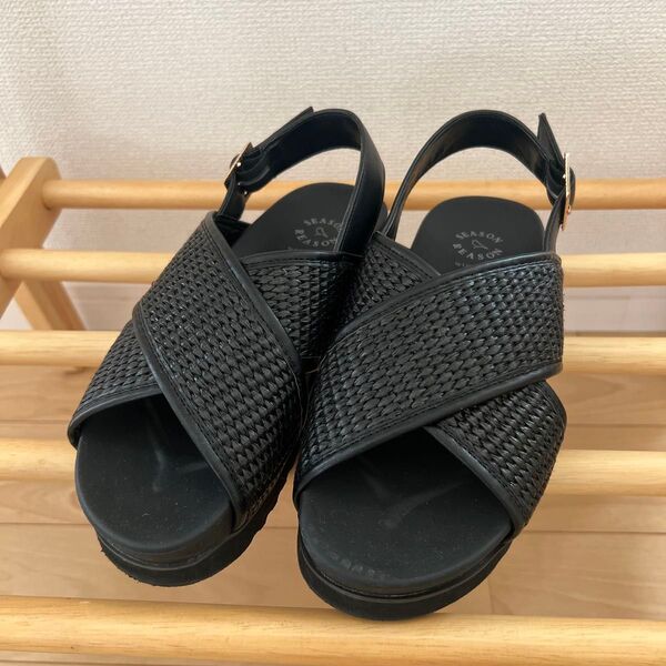 新品シーズンリーズンメッシュサンダル