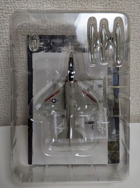 カフェレオ 1/144 ダグラス A-4 スカイホーク ハイビジ アメリカ海軍 未組立品 JWings