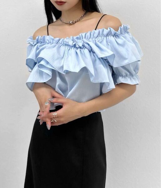 【LVEU.】ラッフルフリルオフショルトップスブラウス ギャザー クロップド