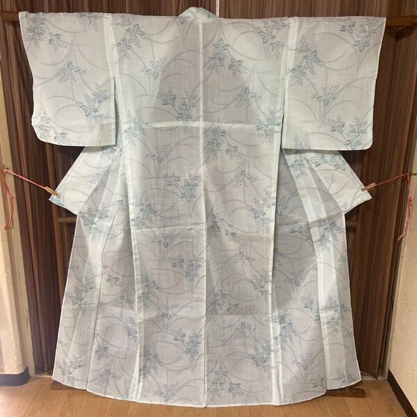 A 小紋(夏用) 紗 化繊 白地 花柄 着物 和物 和服 和装 単衣 洗える着物 仕立て上がり