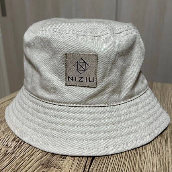NIZIU H&M バケットハット ベージュ グッズ ニジュー バケハ 帽子