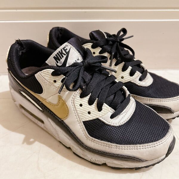 NIKE エアマックス90 ベージュブラック メタリックゴールド 24.5