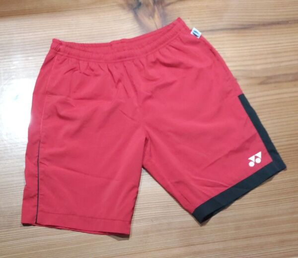 ヨネックス YONEX サイズM ユニ パンツ テニス バドミントン ハーフパンツ ベリークール 赤 匿名