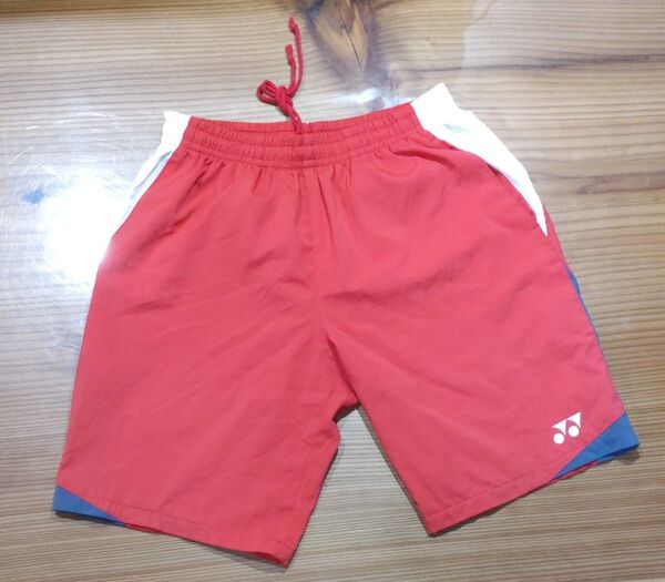 ヨネックス YONEX サイズM ユニ パンツ テニス バドミントン ハーフパンツ ベリークール 赤 匿名