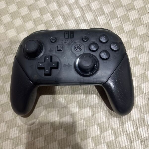 Nintendo Switch Proコントローラー