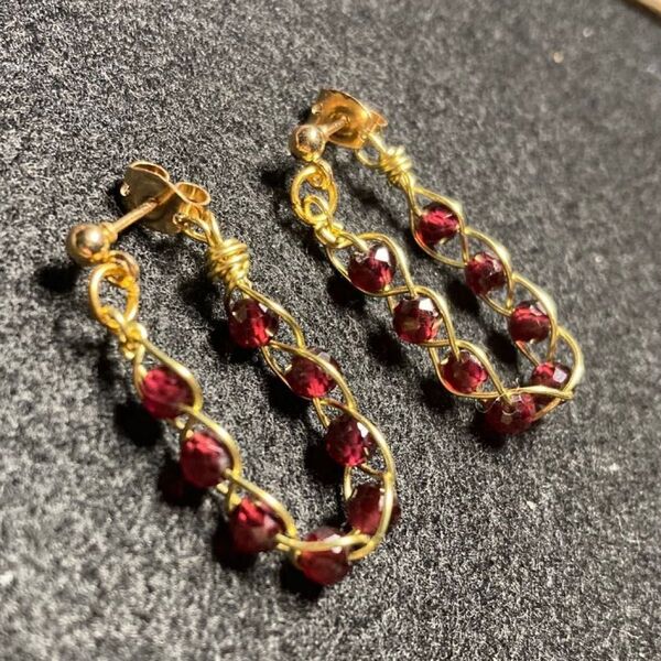 ガーネットのフープピアス ゴールド 天然石 ハンドメイド ゴールド アクセサリー 両耳揃い 装飾品