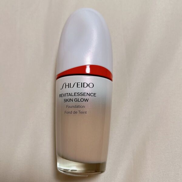 SHISEIDO エッセンススキングロウファンデーション 220